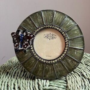 Belle Maison 2 1/5” x 2 1/2” Small Butterfly Circle Picture Frame
